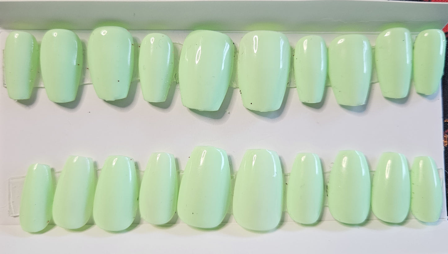 VooDoo Pale Green Short Coffin Press-On Nails